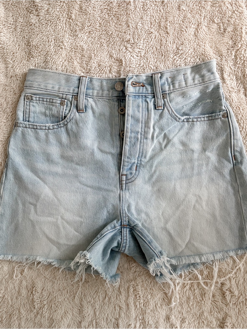 Madewell Mom Jean Shorts Size 25 High Rise Light Wash Raw Hem Denim
